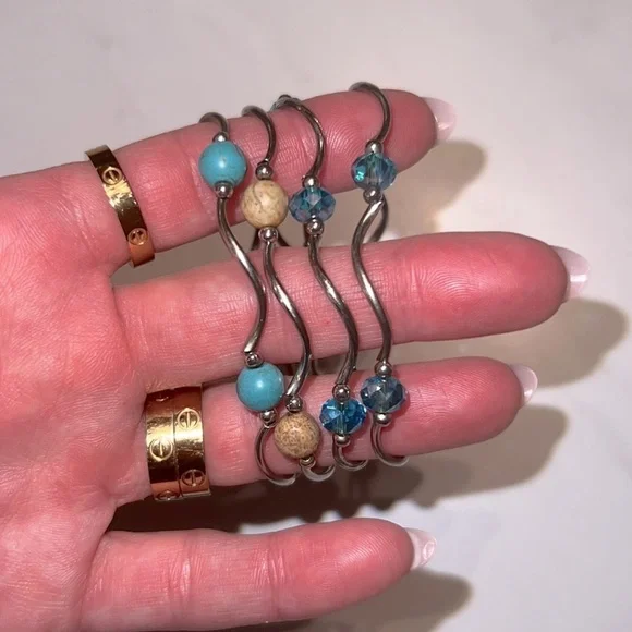Set of 4 bracelets matching style 3 color turquoise blue tan beads silver metal - Picture 5 of 5